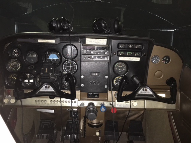 Cessna 182J – vendido